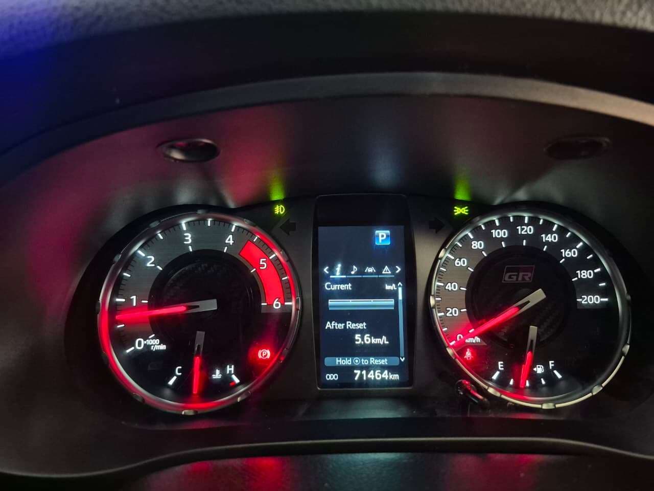 2023 Toyota Hilux, image 10 of 16