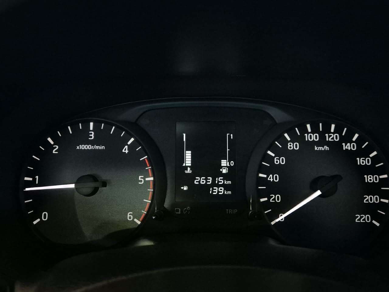 2025 Nissan Navara, image 10 of 16
