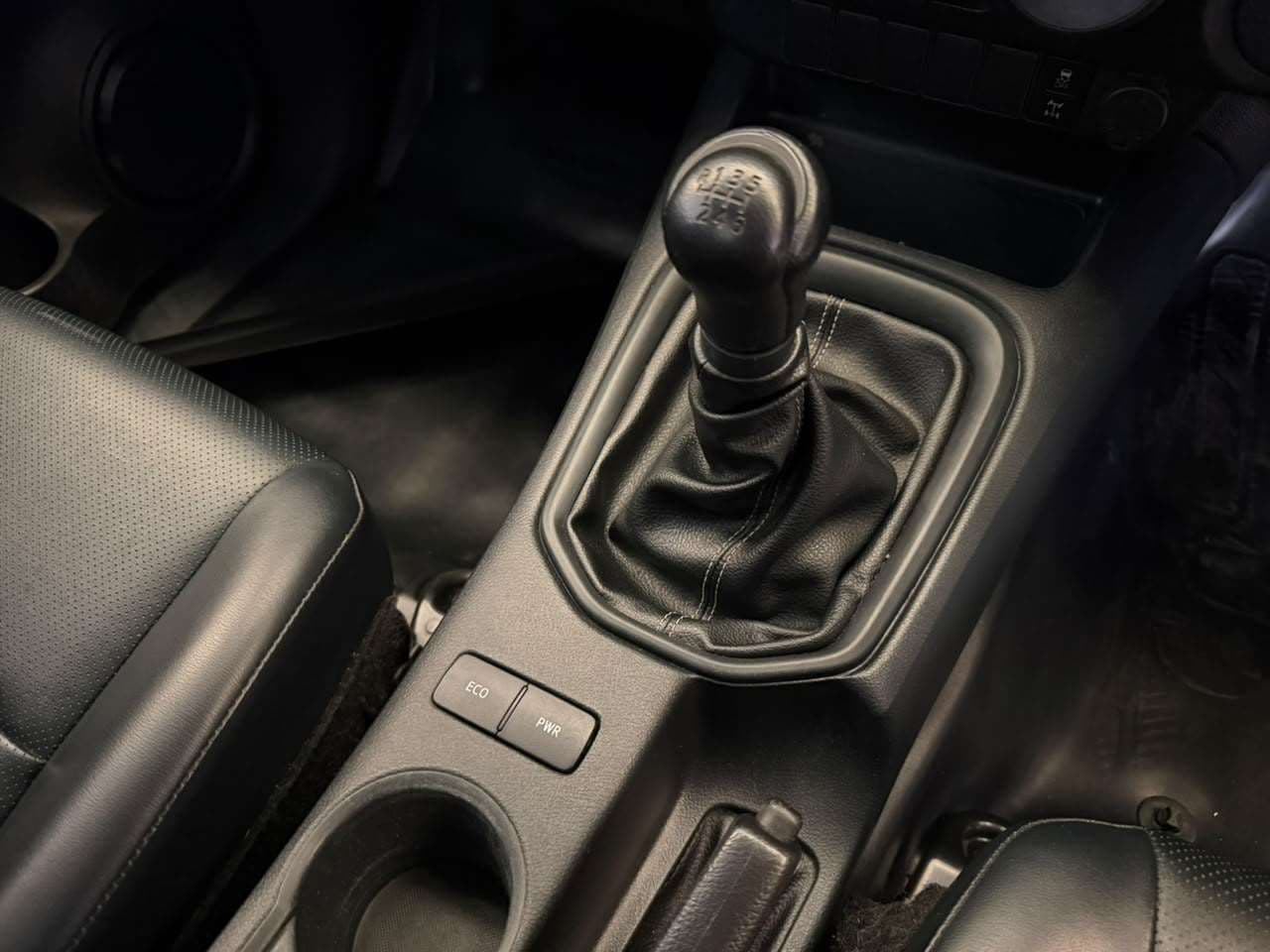 2023 Toyota Hilux, image 14 of 16
