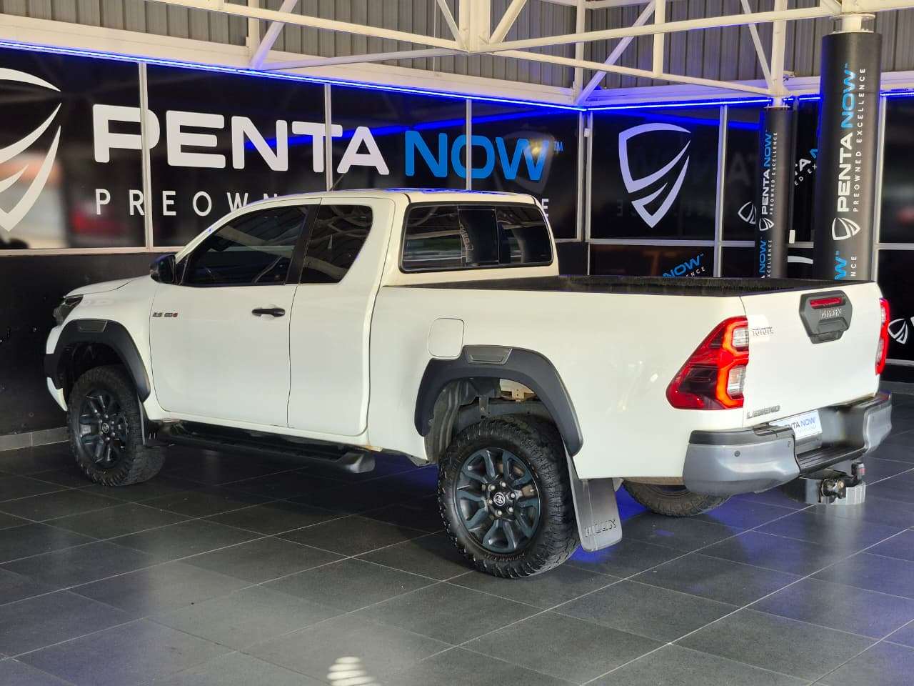 2025 Toyota Hilux, image 4 of 16
