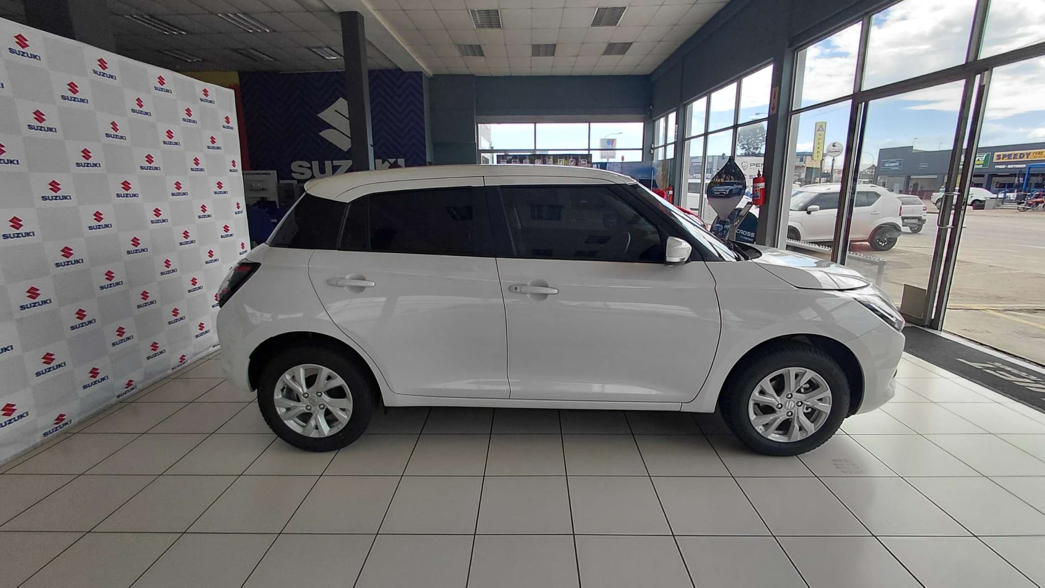 2026 Suzuki Swift, image 2 of 8