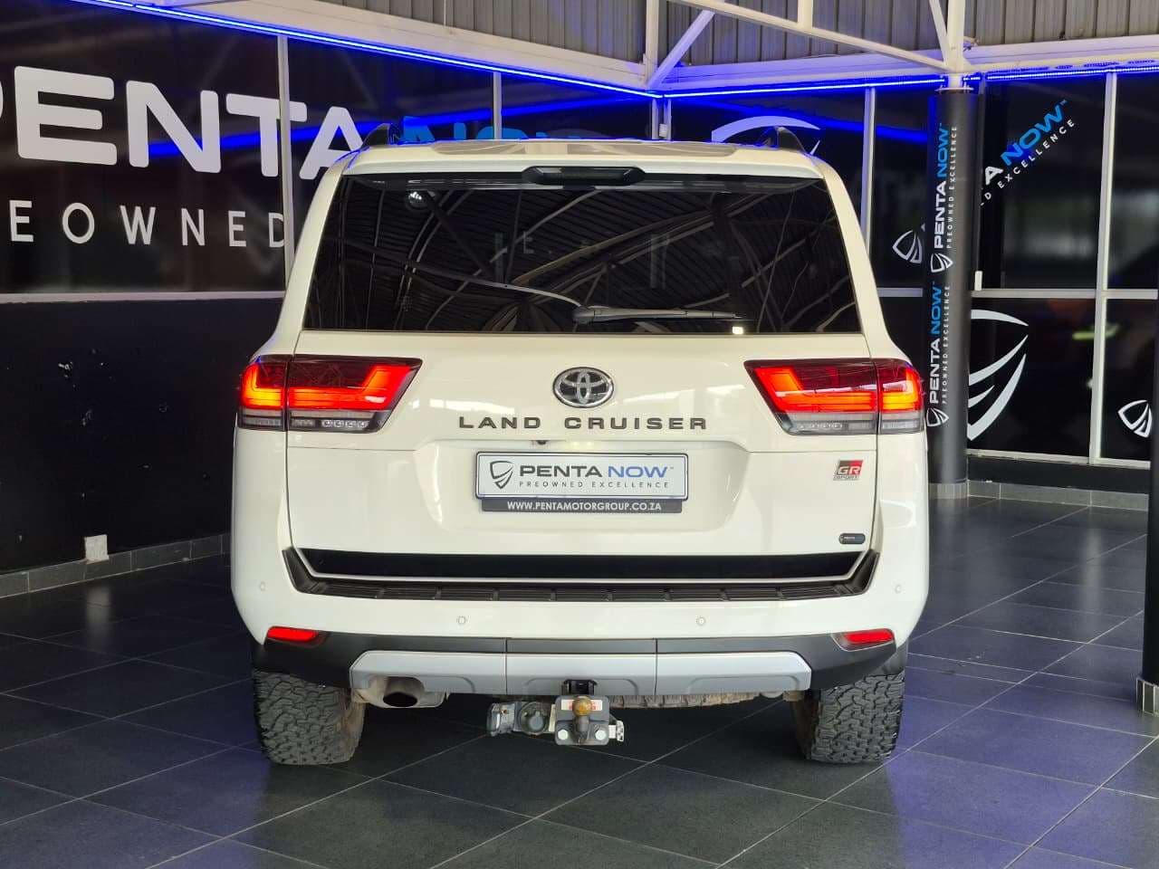 2022 Toyota Land Cruiser 300, image 5 of 16