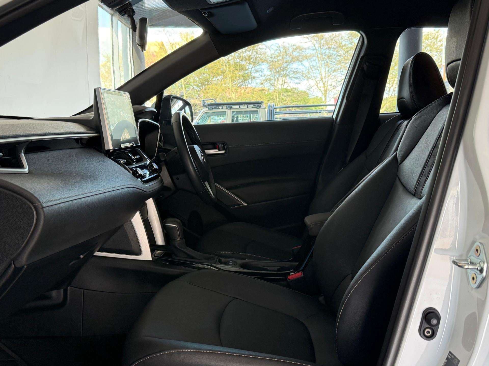 2025 Toyota Corolla Cross, image 15 of 16