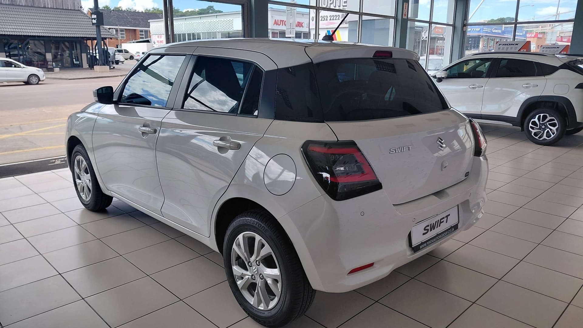 2026 Suzuki Swift, image 5 of 8