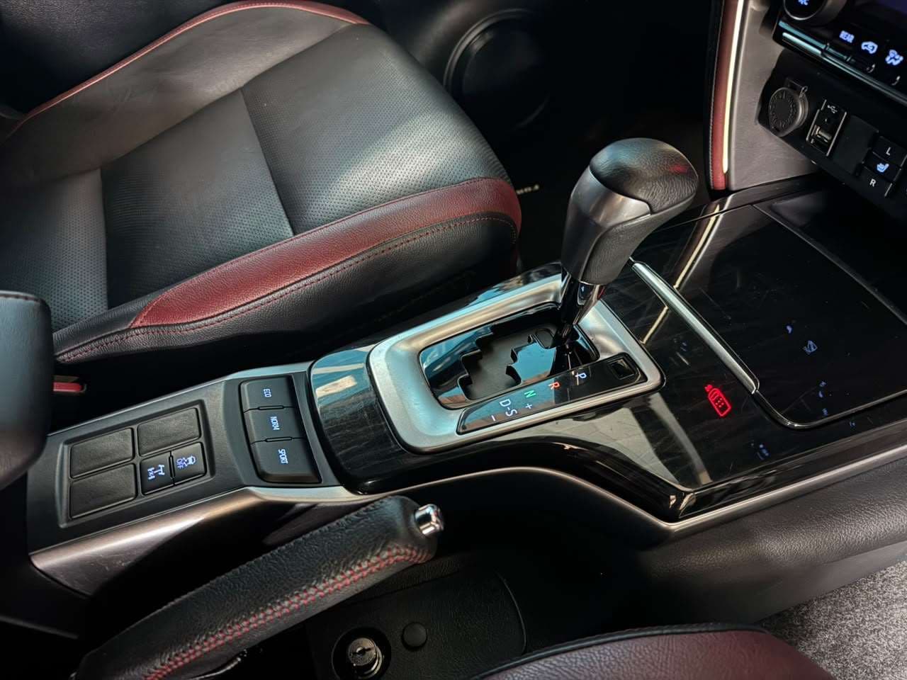 2023 Toyota Fortuner, image 13 of 16