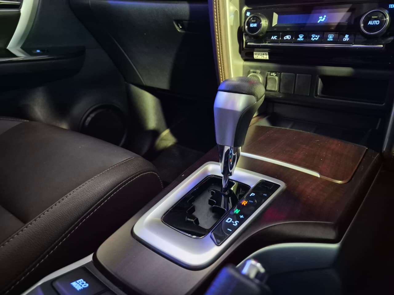 2020 Toyota Fortuner, image 9 of 16