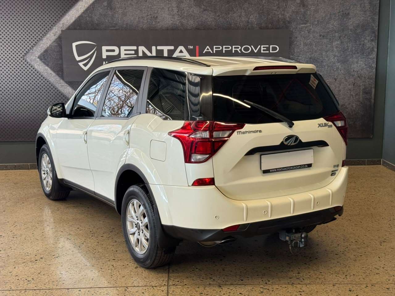 2023 Mahindra Xuv 500, image 5 of 13