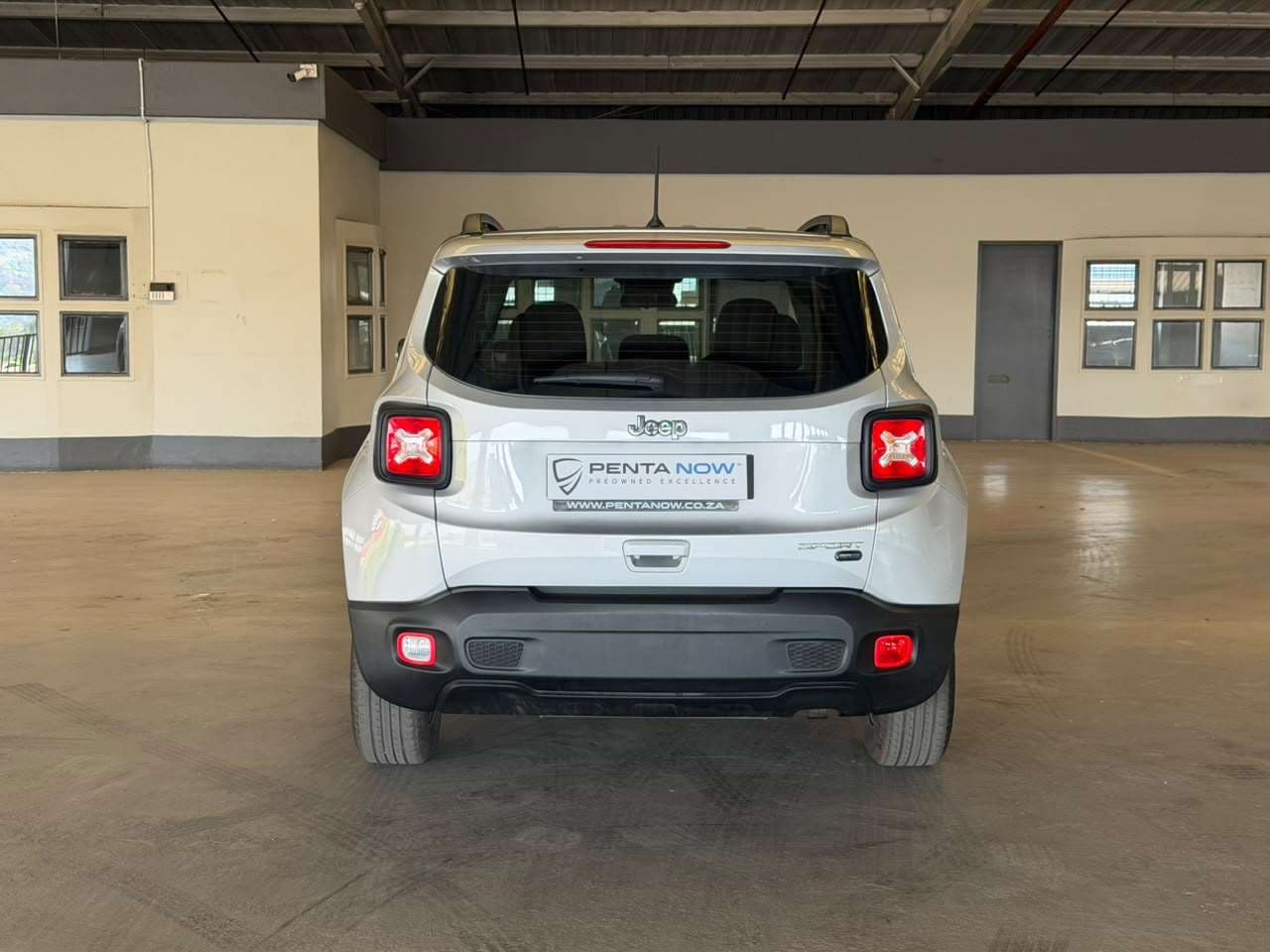 2020 Jeep Renegade, image 4 of 16