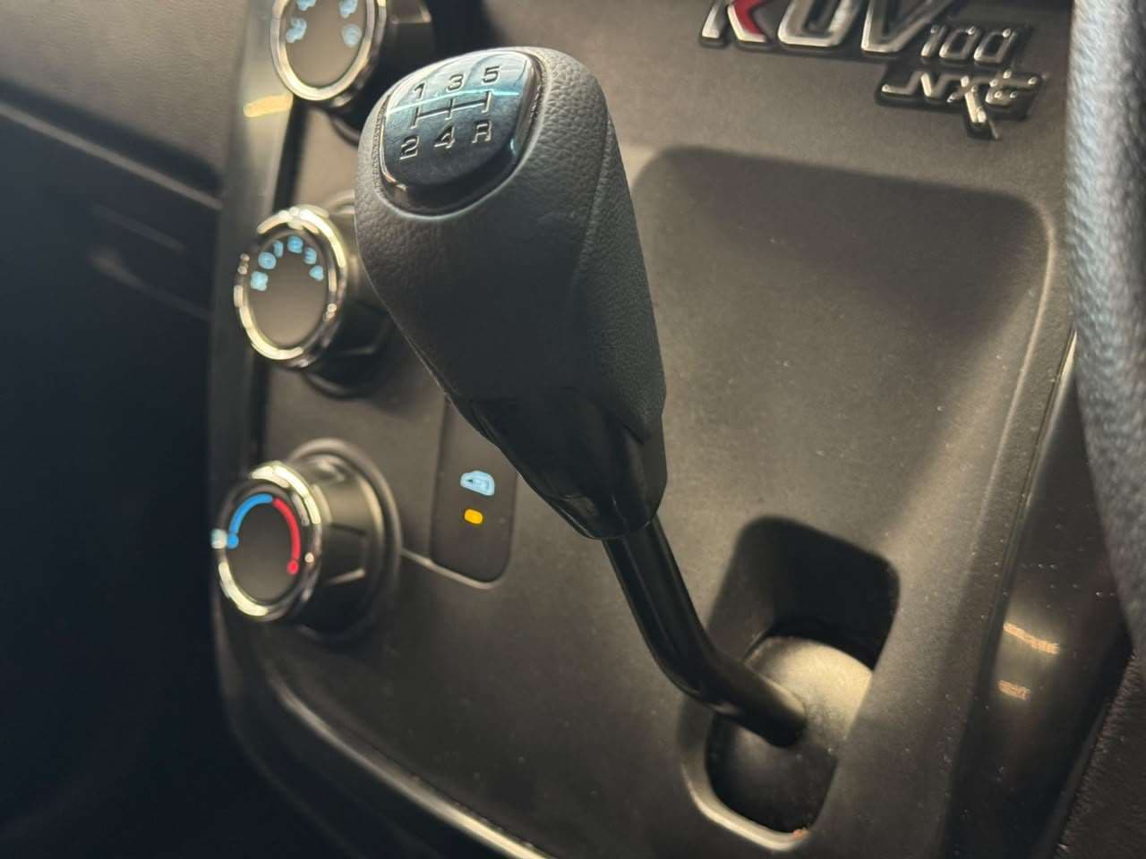 2022 Mahindra Kuv 100, image 9 of 11