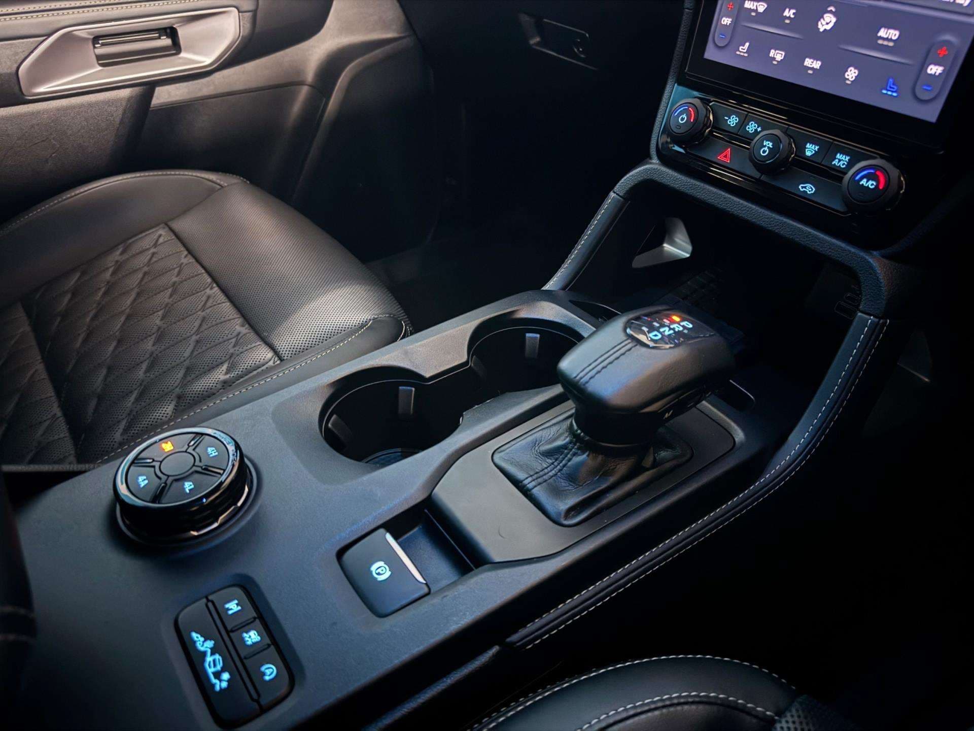 2023 Ford Everest, image 12 of 16