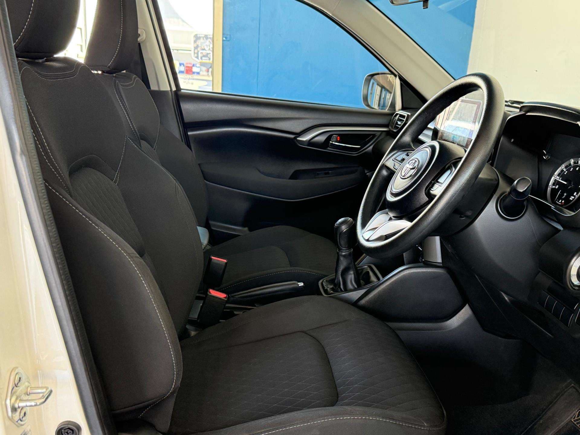 2025 Toyota Urban Cruiser, image 14 of 16