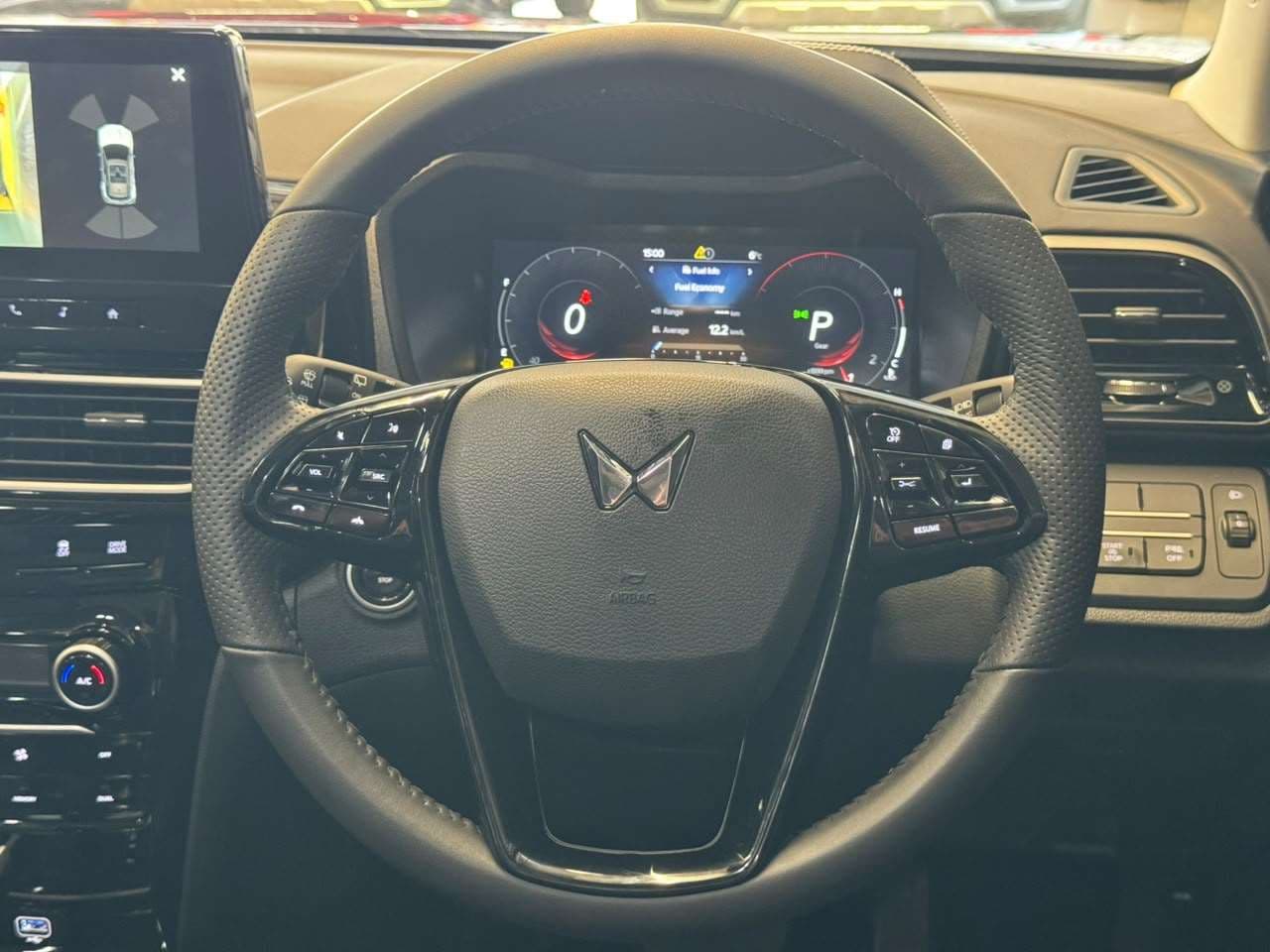 2026 Mahindra Xuv3x0, image 11 of 14