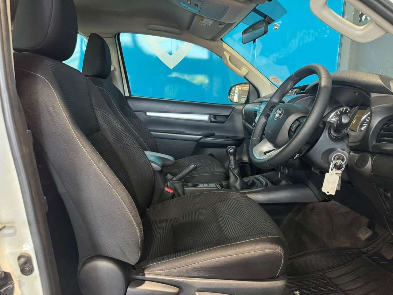 2022 Toyota Hilux, image 6 of 16