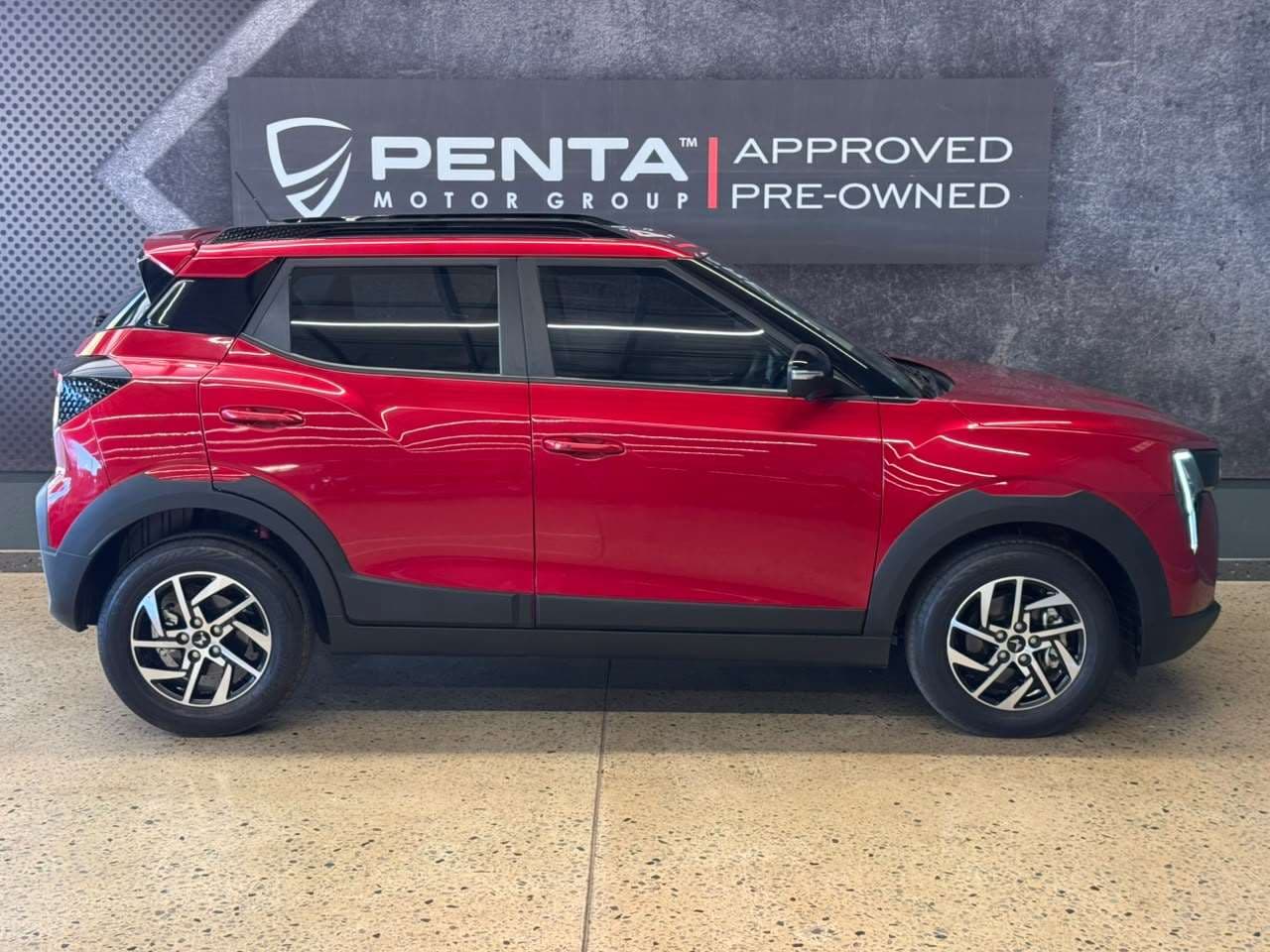 2024 Mahindra Xuv3xo, image 2 of 16
