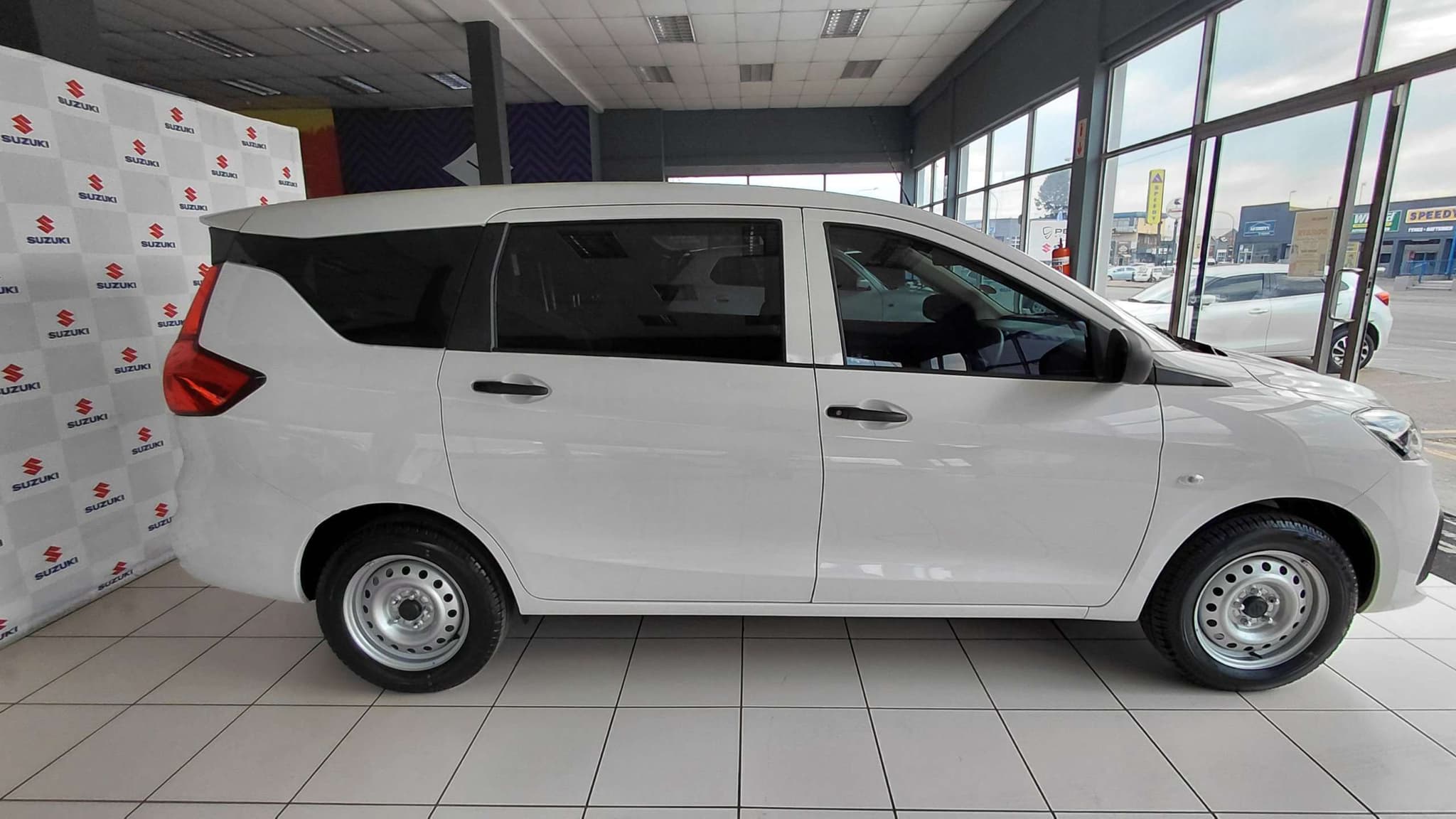 2026 Suzuki Ertiga, image 2 of 8