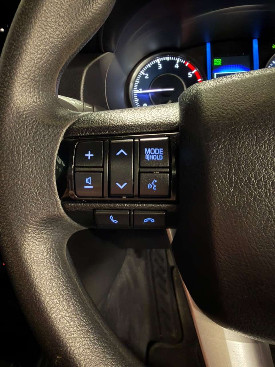 2021 Toyota Fortuner, image 14 of 16