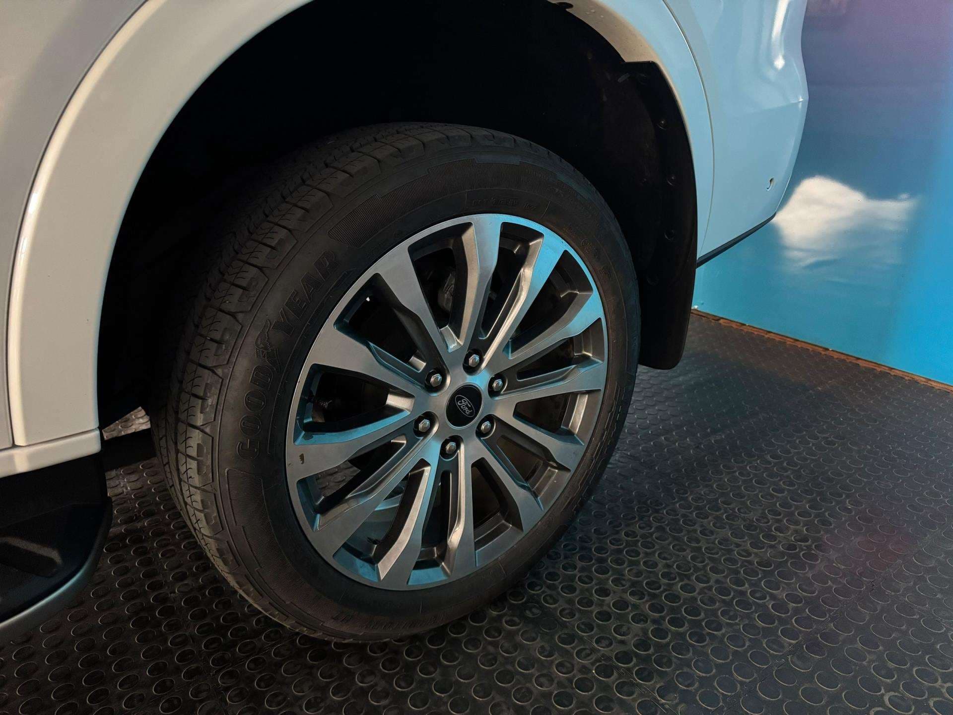 2023 Ford Everest, image 8 of 16