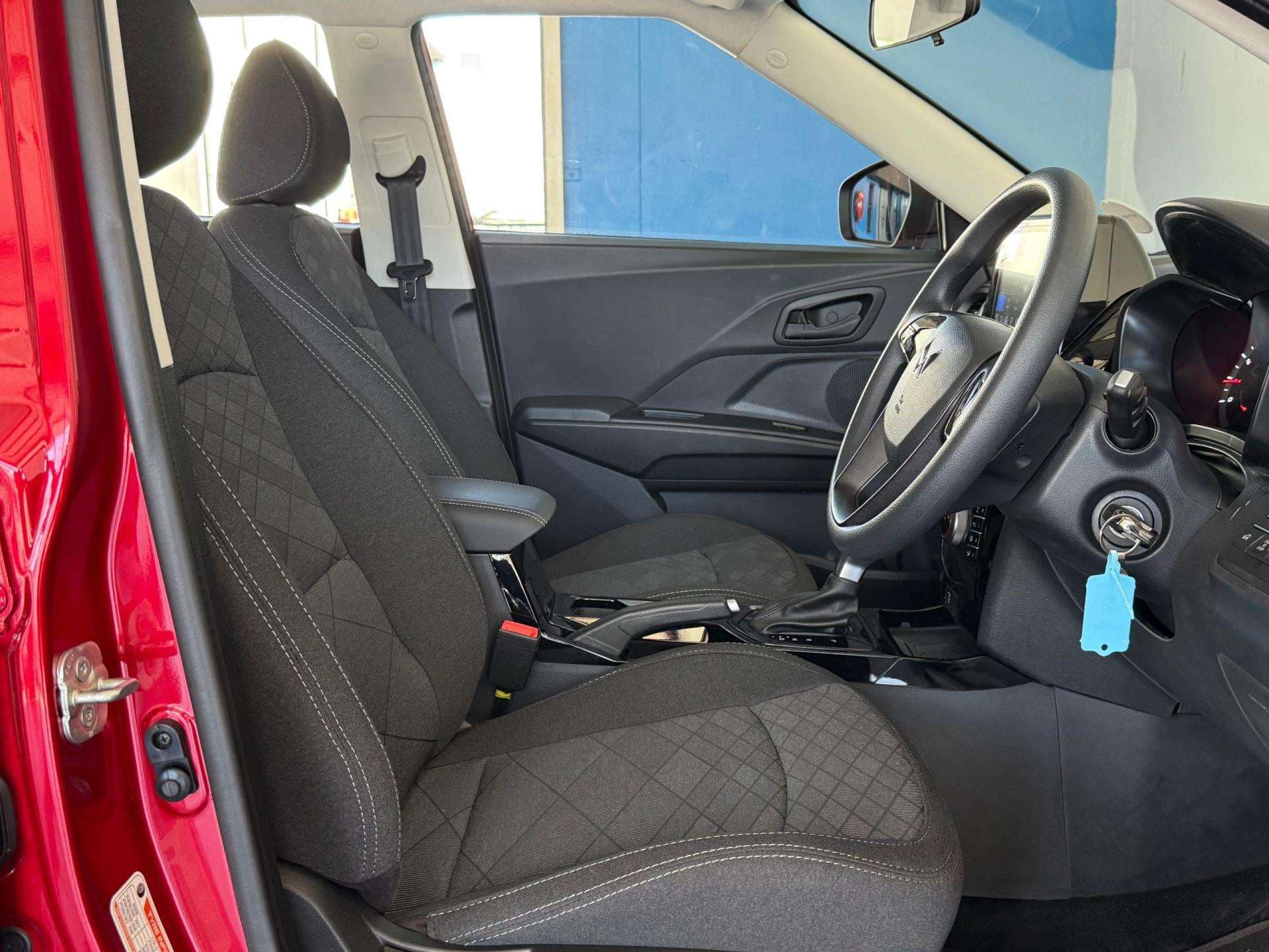 2026 Mahindra Xuv3x0, image 13 of 16