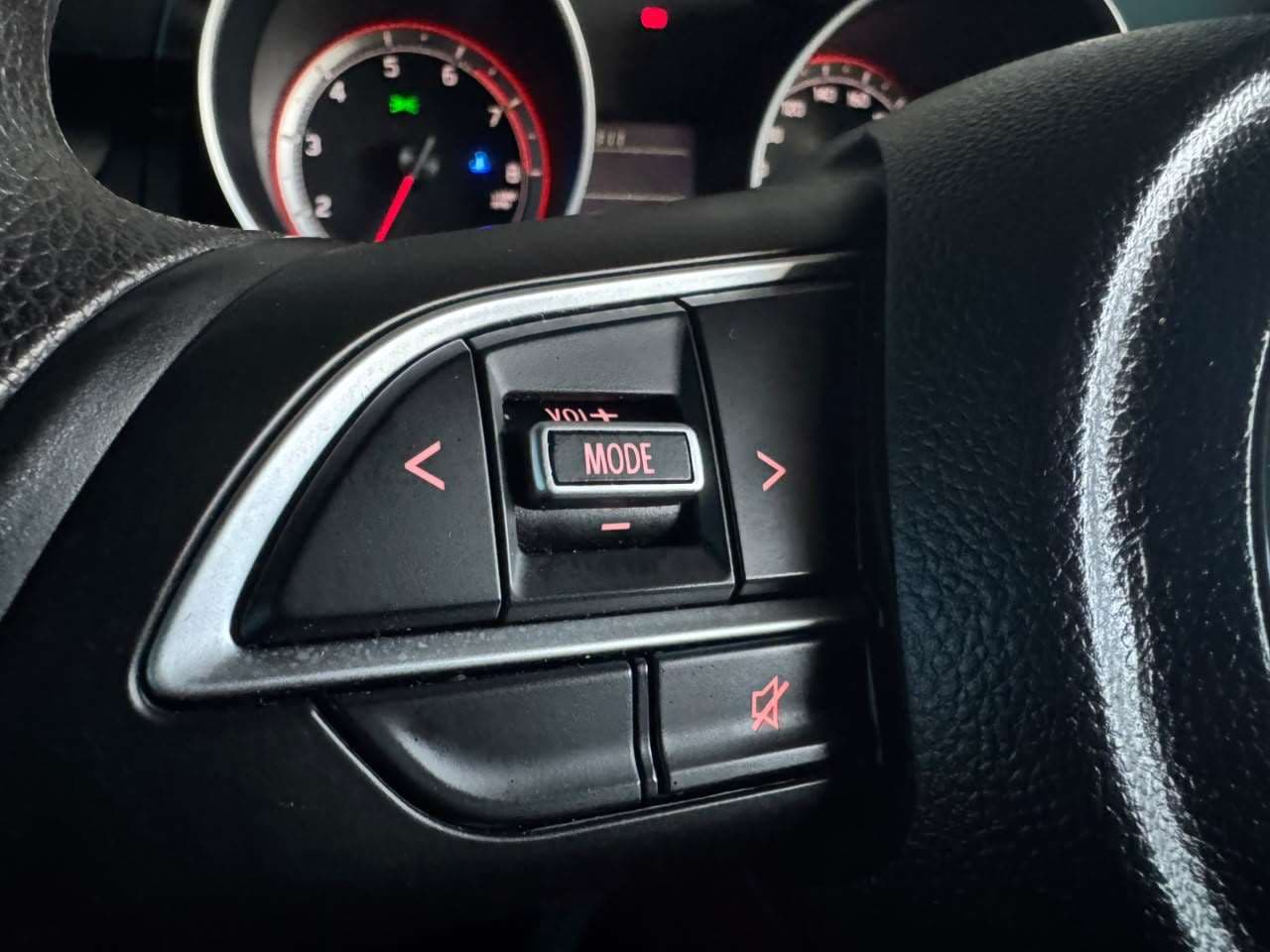 2024 Suzuki Swift, image 12 of 16