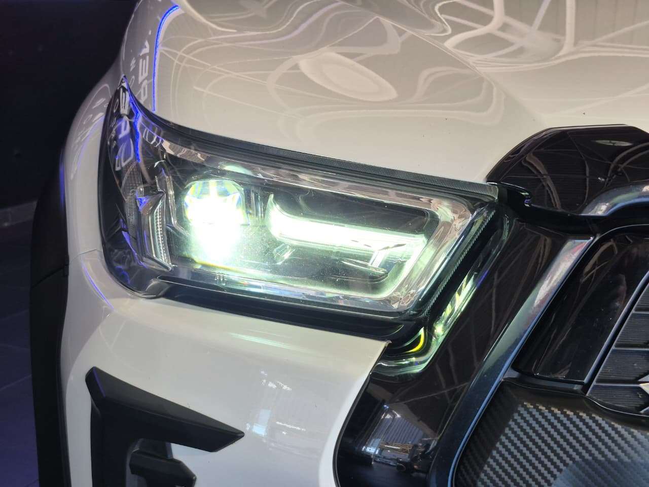 2023 Toyota Hilux, image 15 of 16