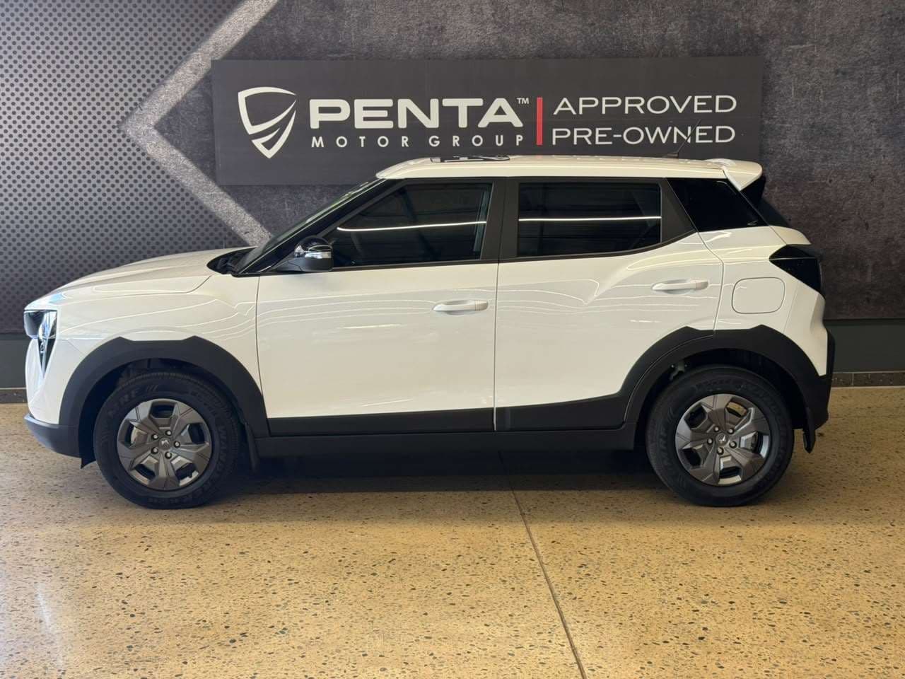 2026 Mahindra Xuv3x0, image 6 of 16