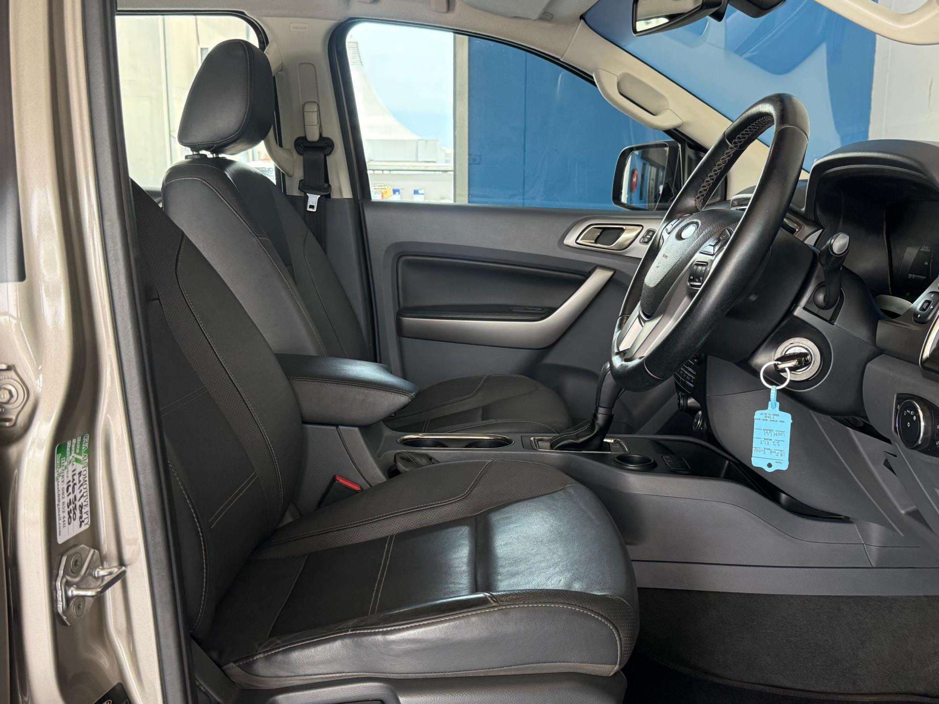 2018 Ford Everest, image 13 of 16