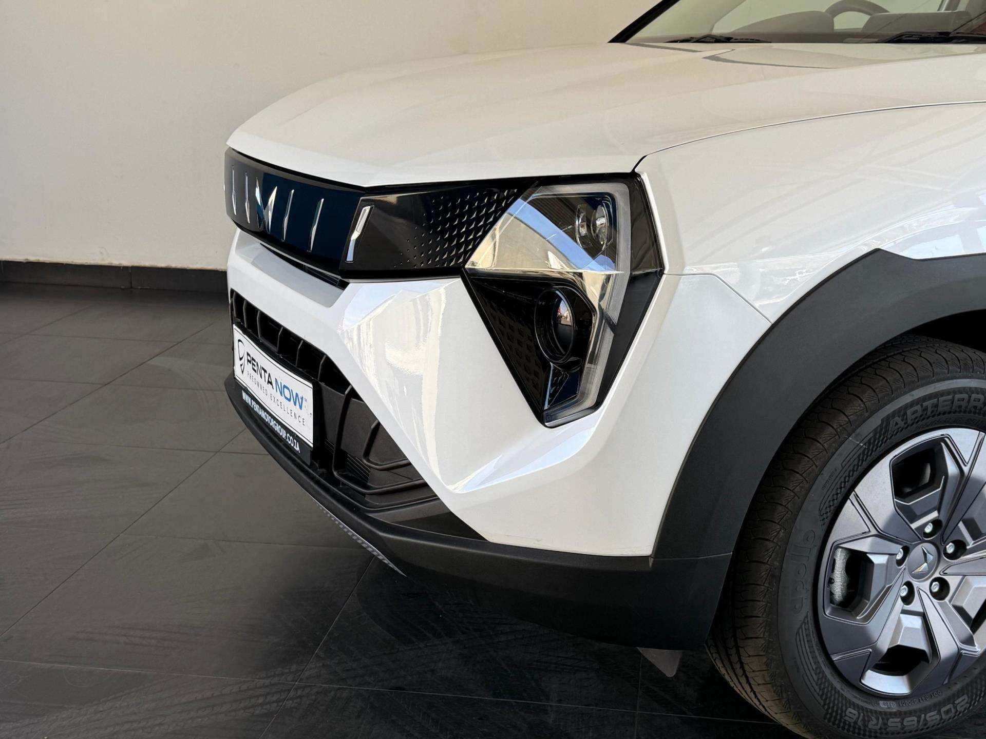 2026 Mahindra Xuv3x0, image 10 of 16