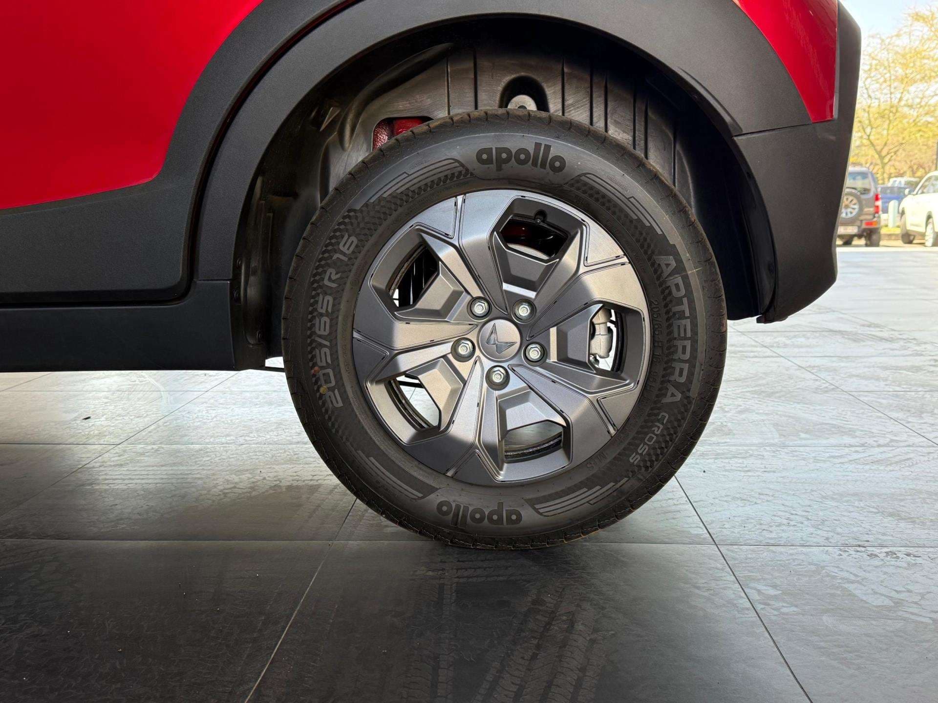 2026 Mahindra Xuv3x0, image 9 of 16