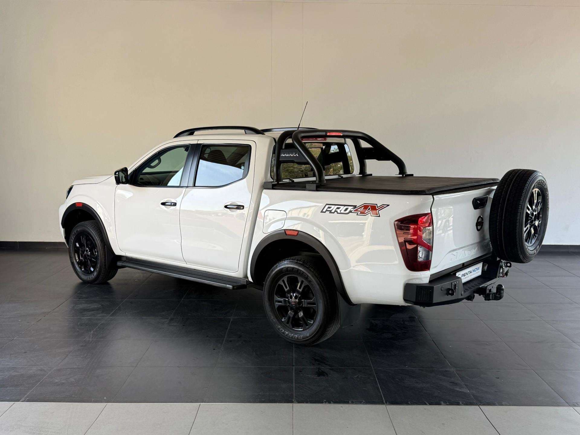 2023 Nissan Navara, image 8 of 16