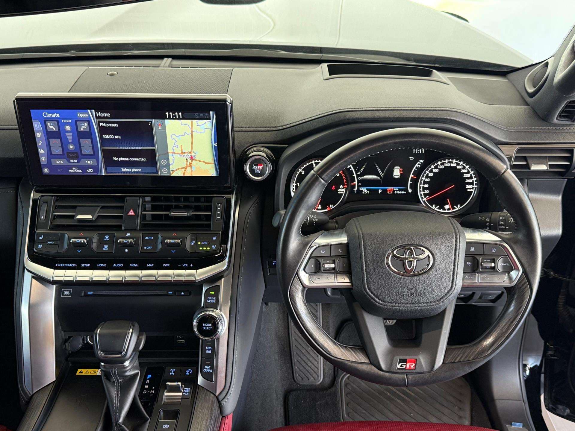 2023 Toyota Landcruiser, image 11 of 16
