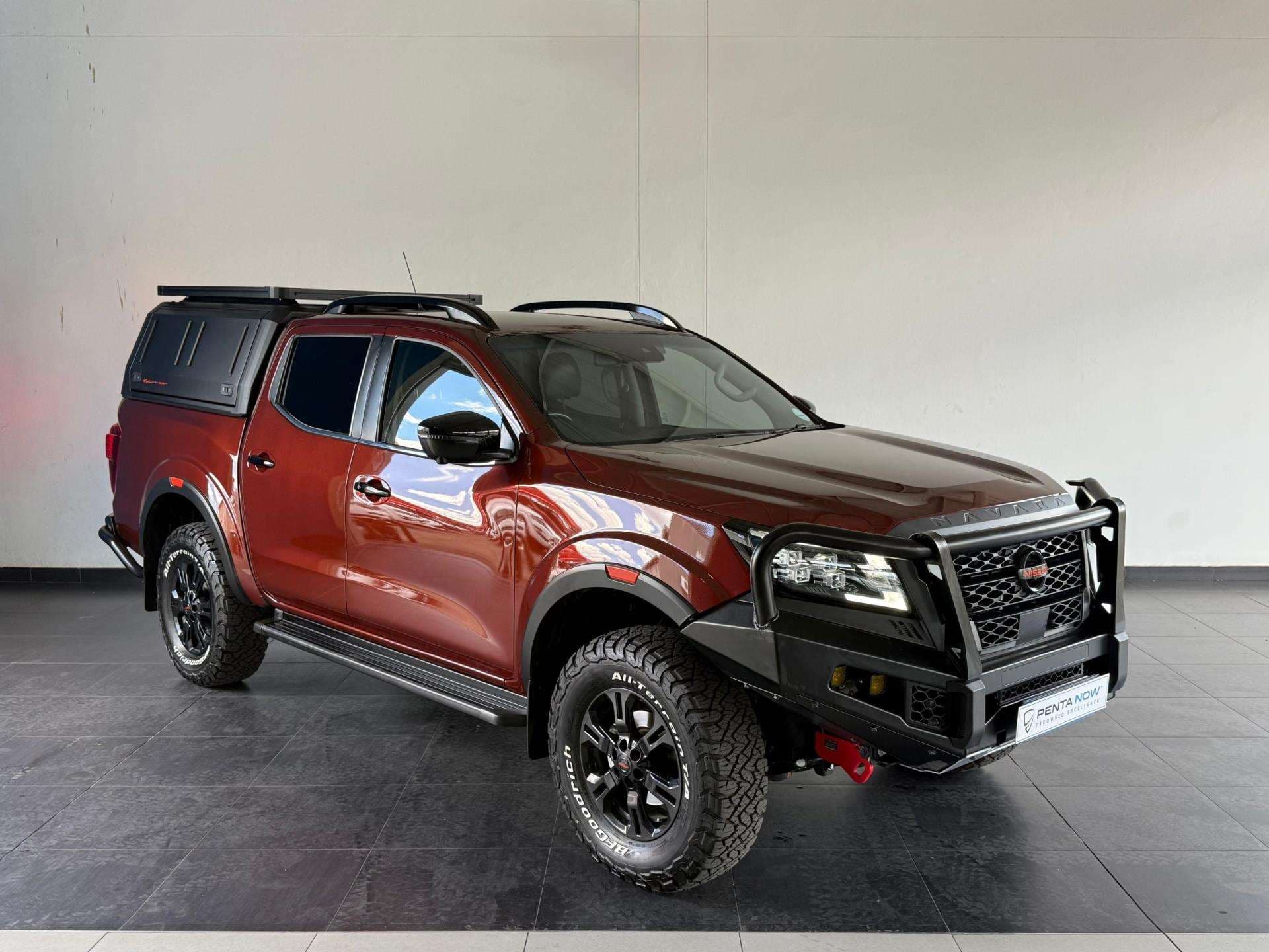 2021 Nissan Navara, image 3 of 16