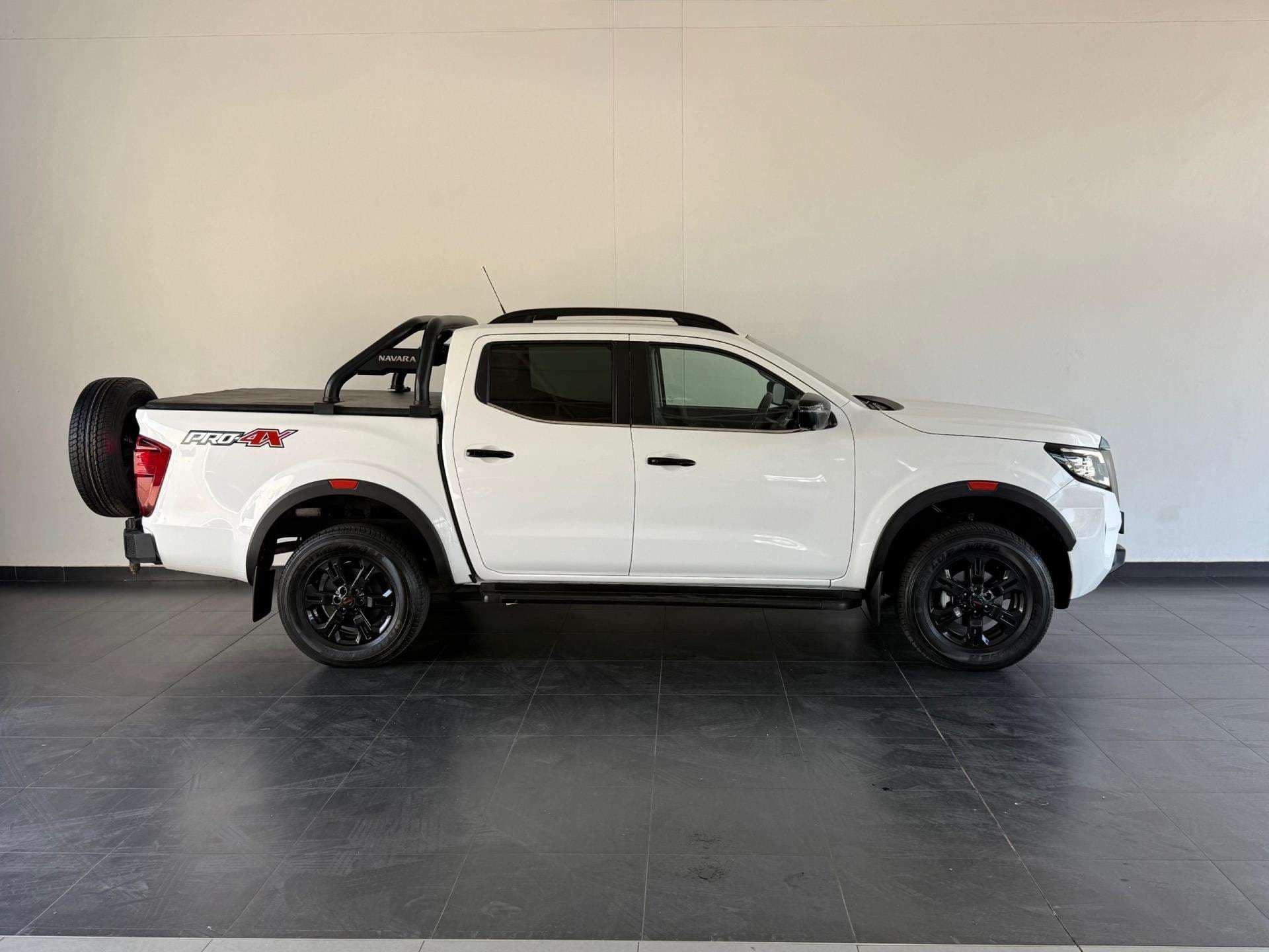 2023 Nissan Navara, image 4 of 16