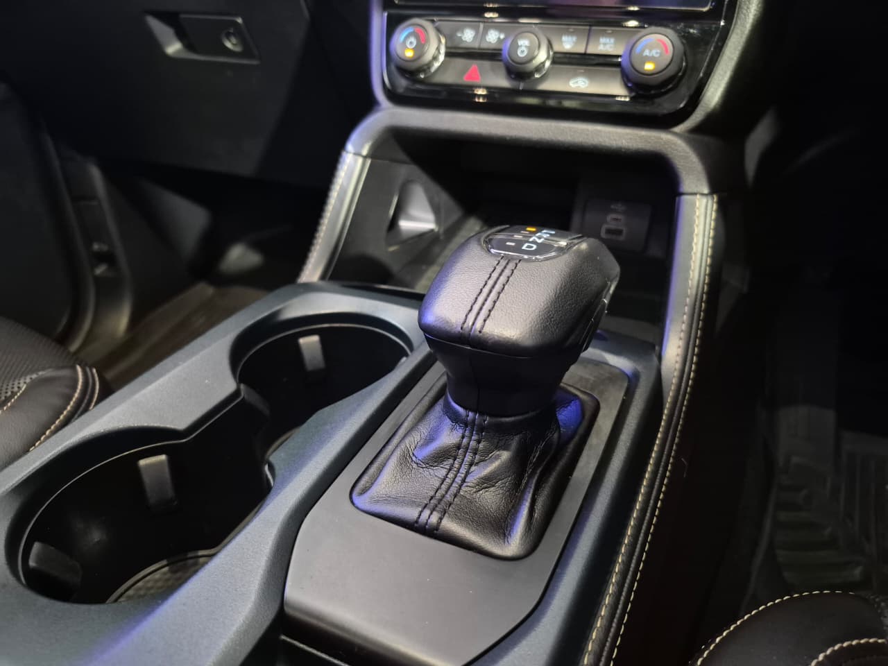 2023 Ford Everest, image 9 of 16