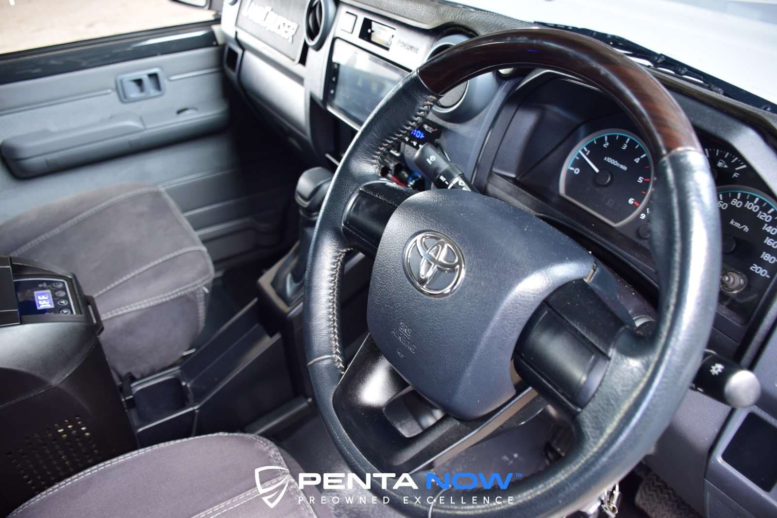 2025 Toyota Land Cruiser Pick Up, image 12 of 16