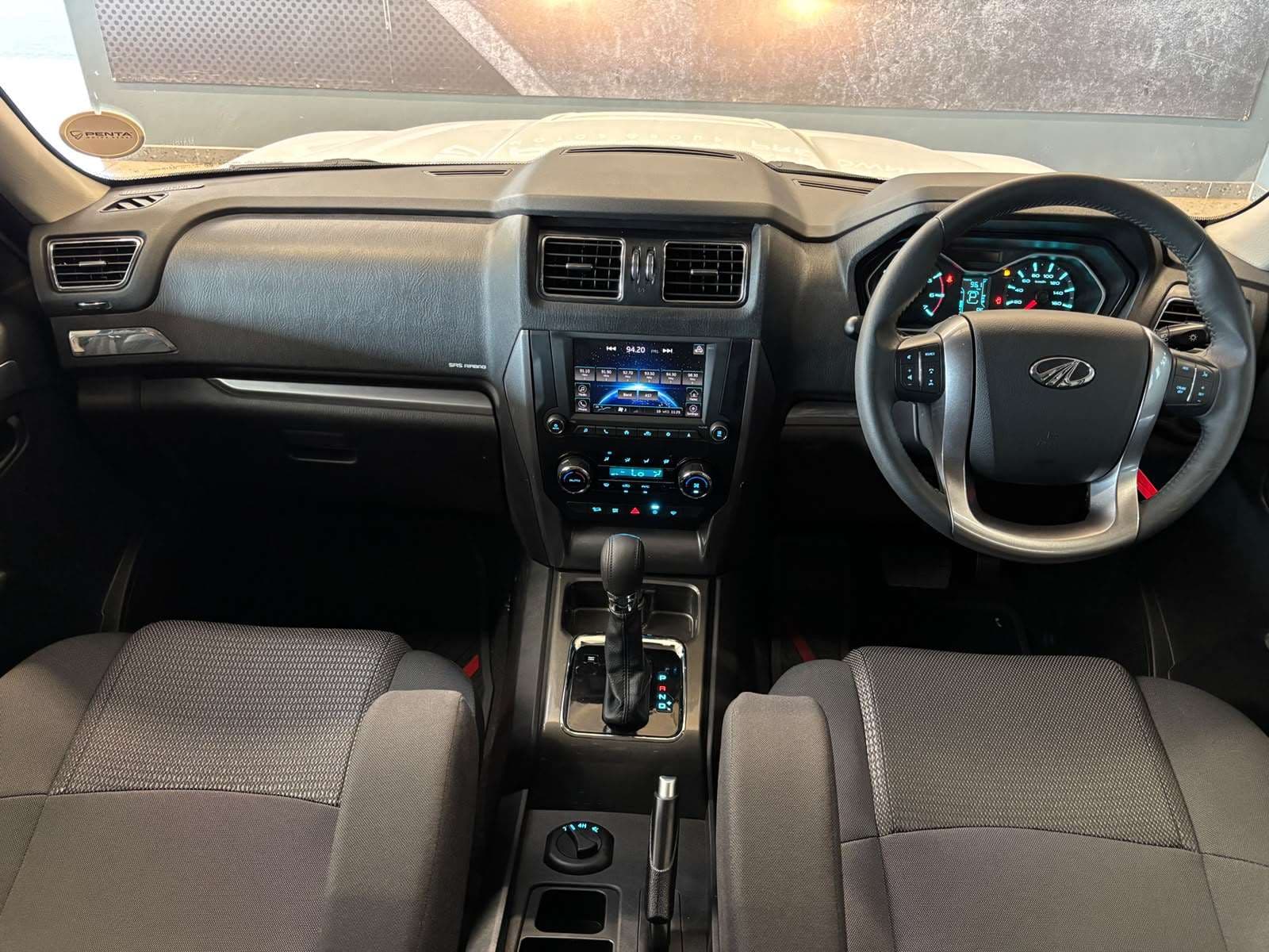 2026 Mahindra Pik Up, image 14 of 16