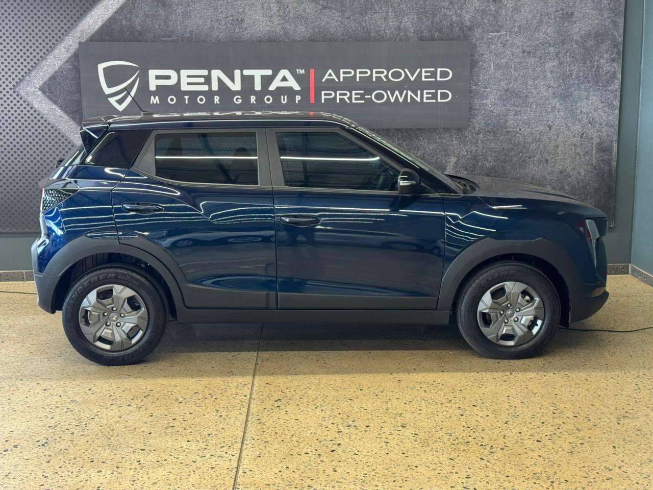 2026 Mahindra Xuv3x0, image 2 of 15