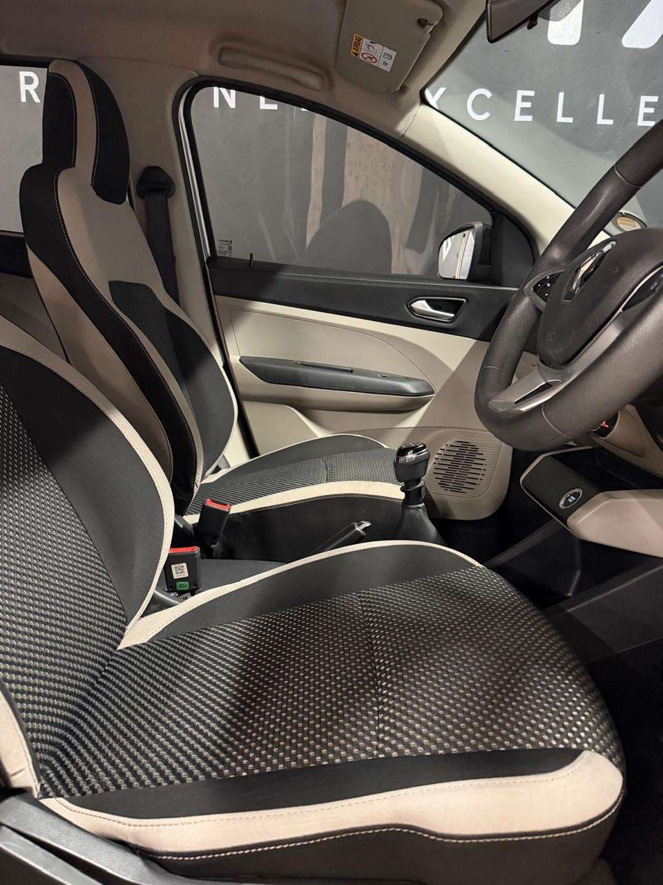 2022 Renault Triber, image 16 of 16