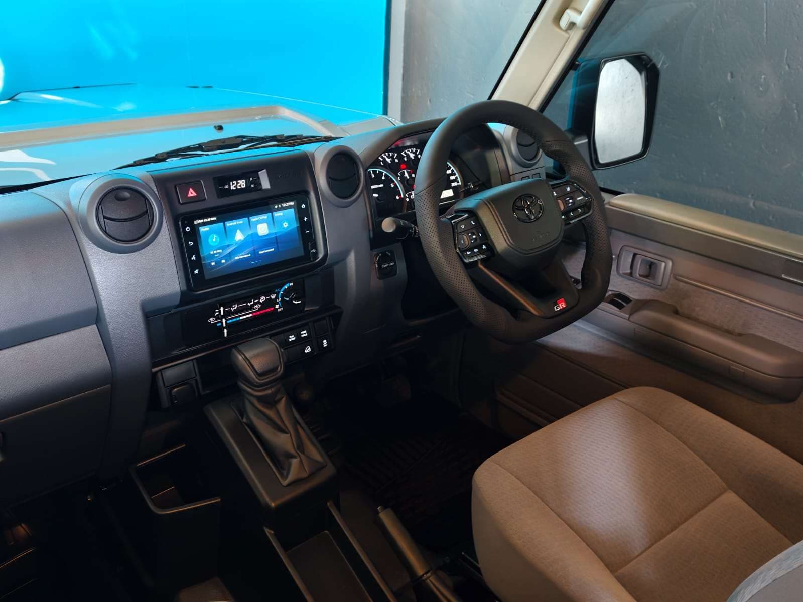 2026 Toyota Land Cruiser 79, image 11 of 16