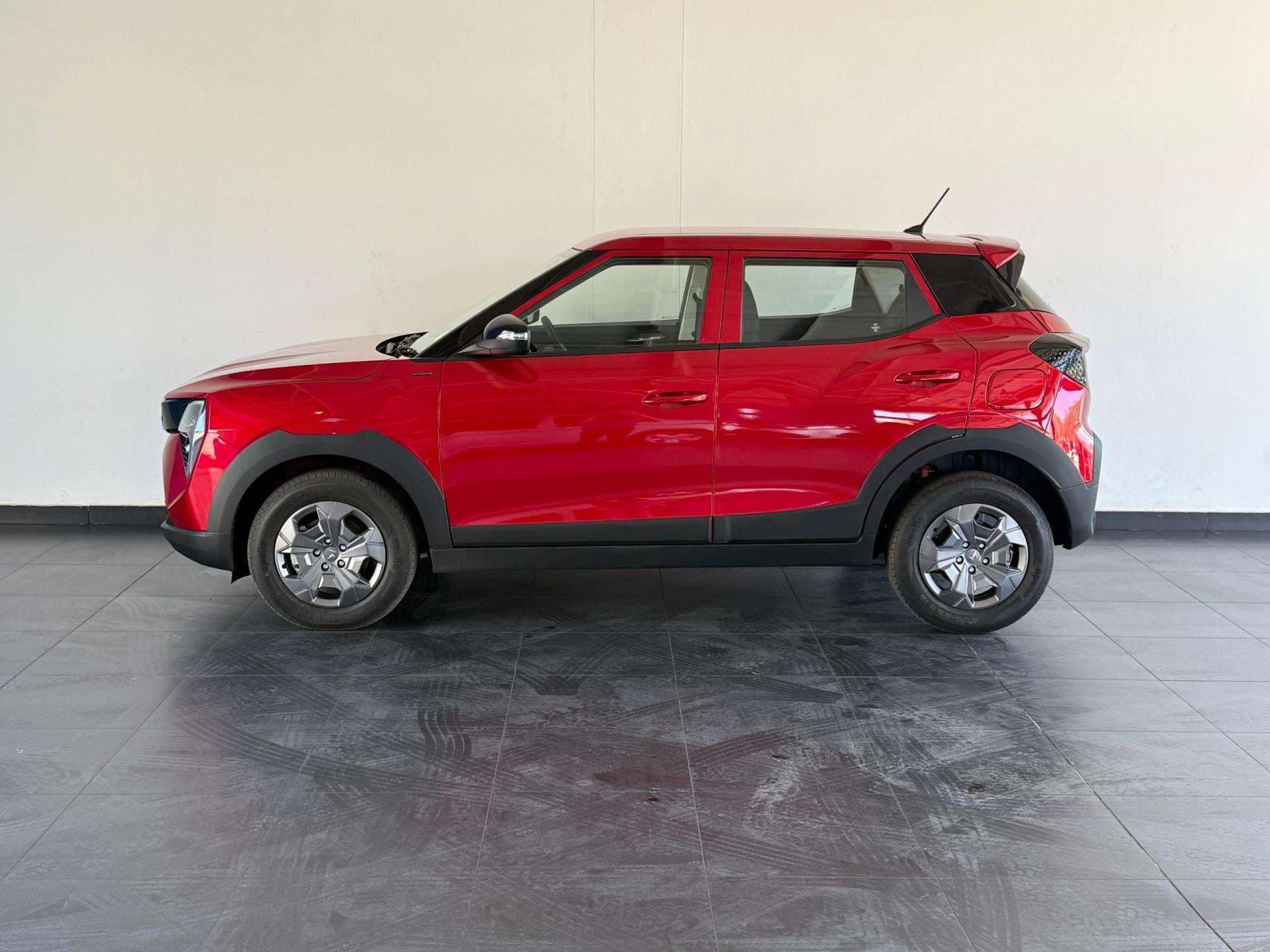 2026 Mahindra Xuv3x0, image 5 of 16