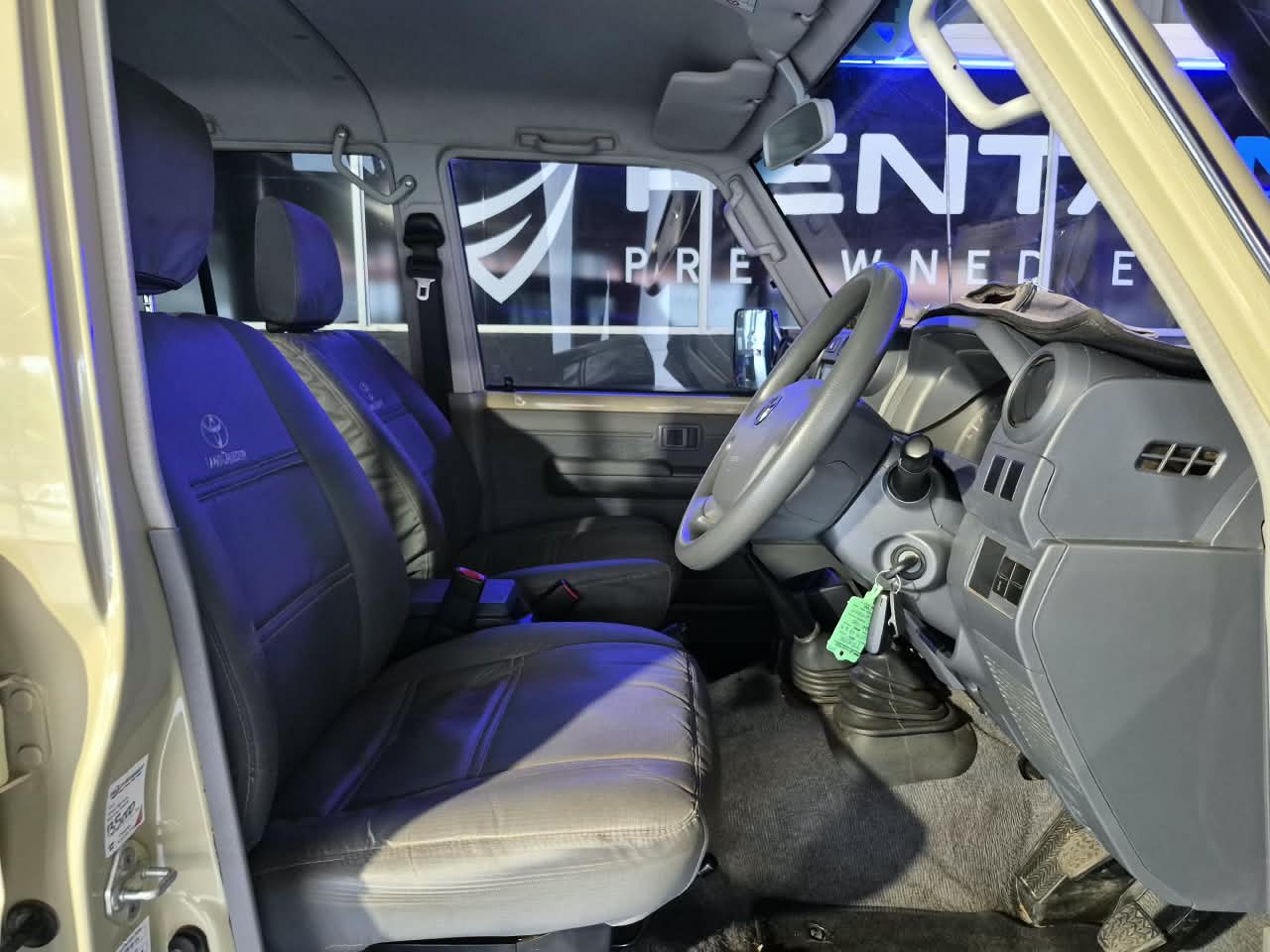2023 Toyota Land Cruiser 79, image 13 of 16