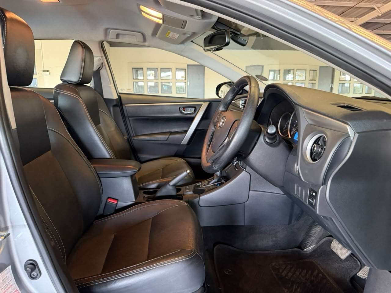 2020 Toyota Corolla Quest, image 11 of 16