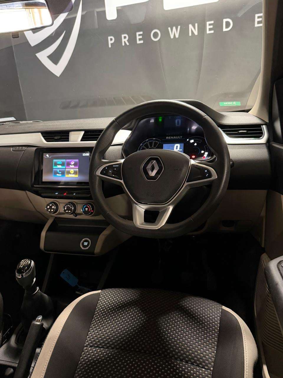 2022 Renault Triber, image 14 of 16