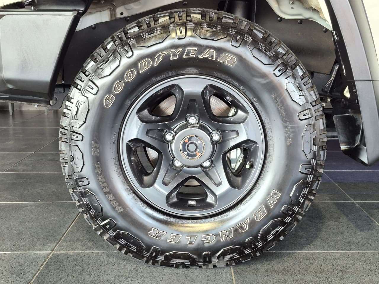 2025 Toyota Land Cruiser, image 13 of 16