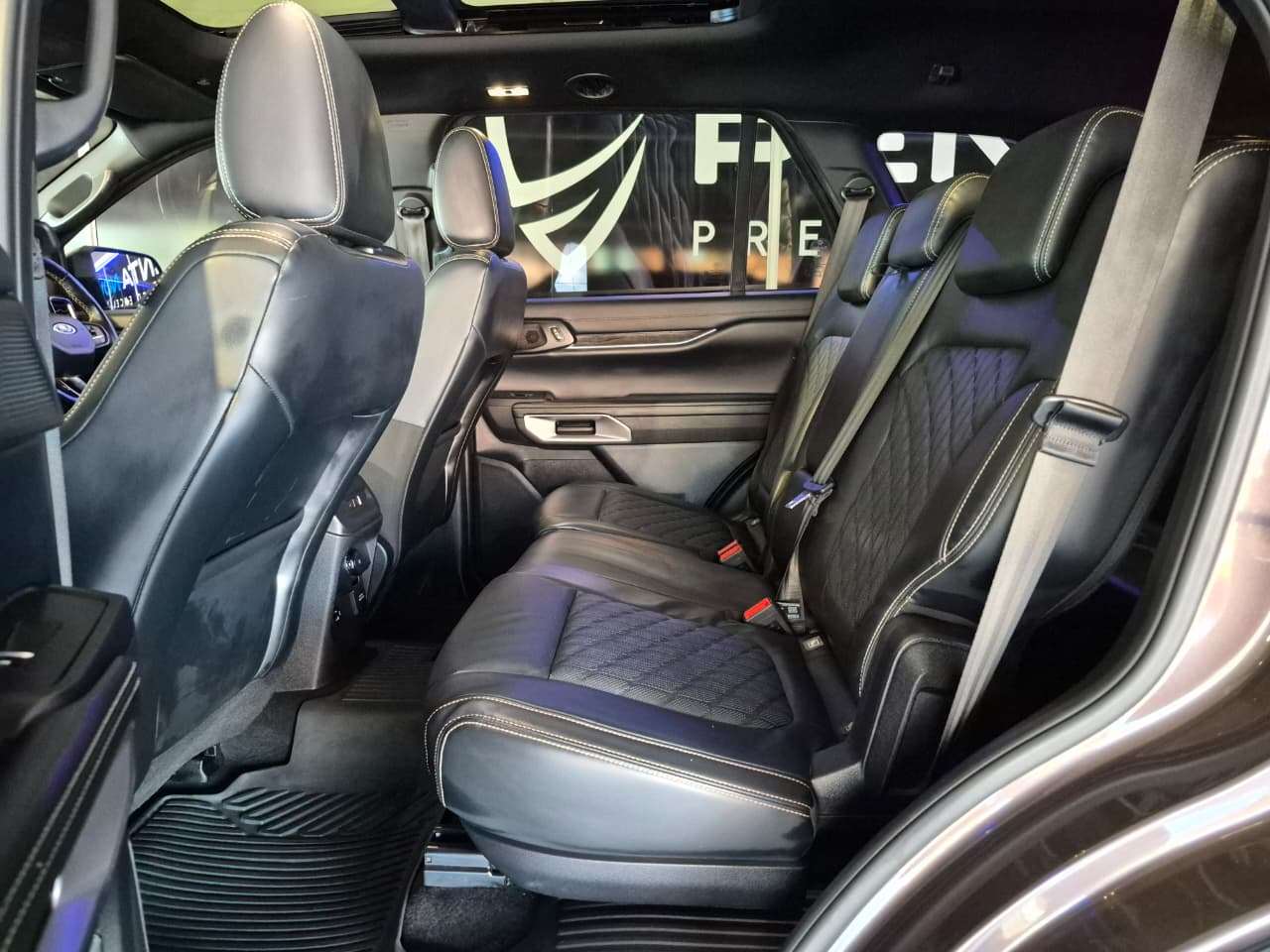 2023 Ford Everest, image 14 of 16