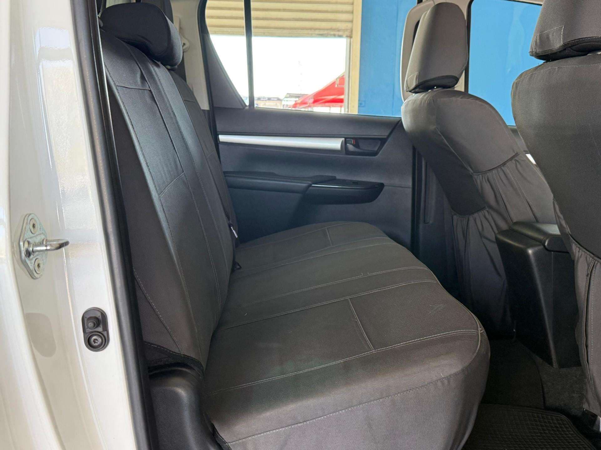 2019 Toyota Hilux, image 14 of 16