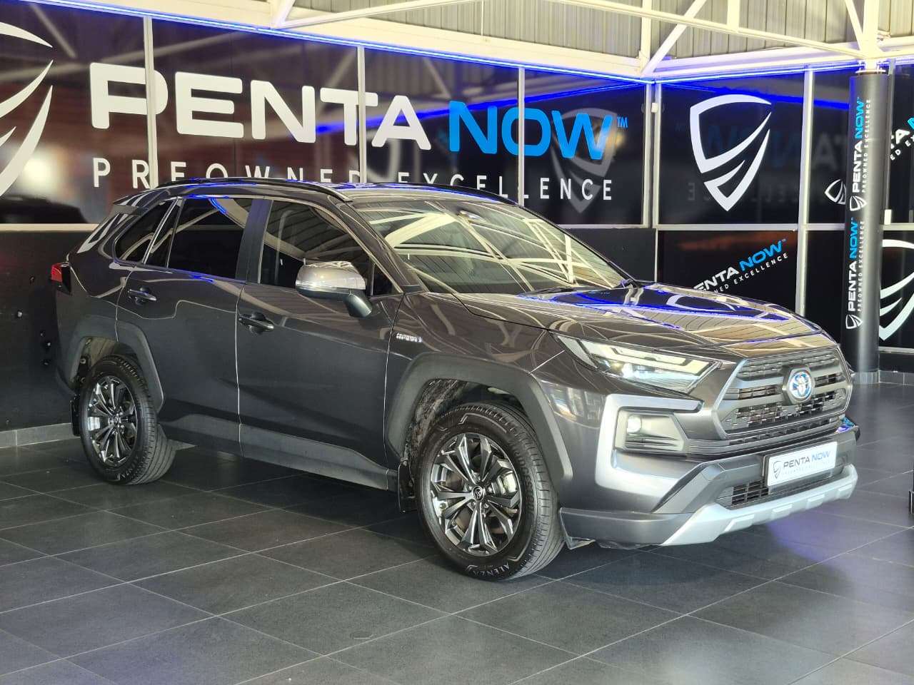 2023 Toyota Rav 4, image 3 of 16