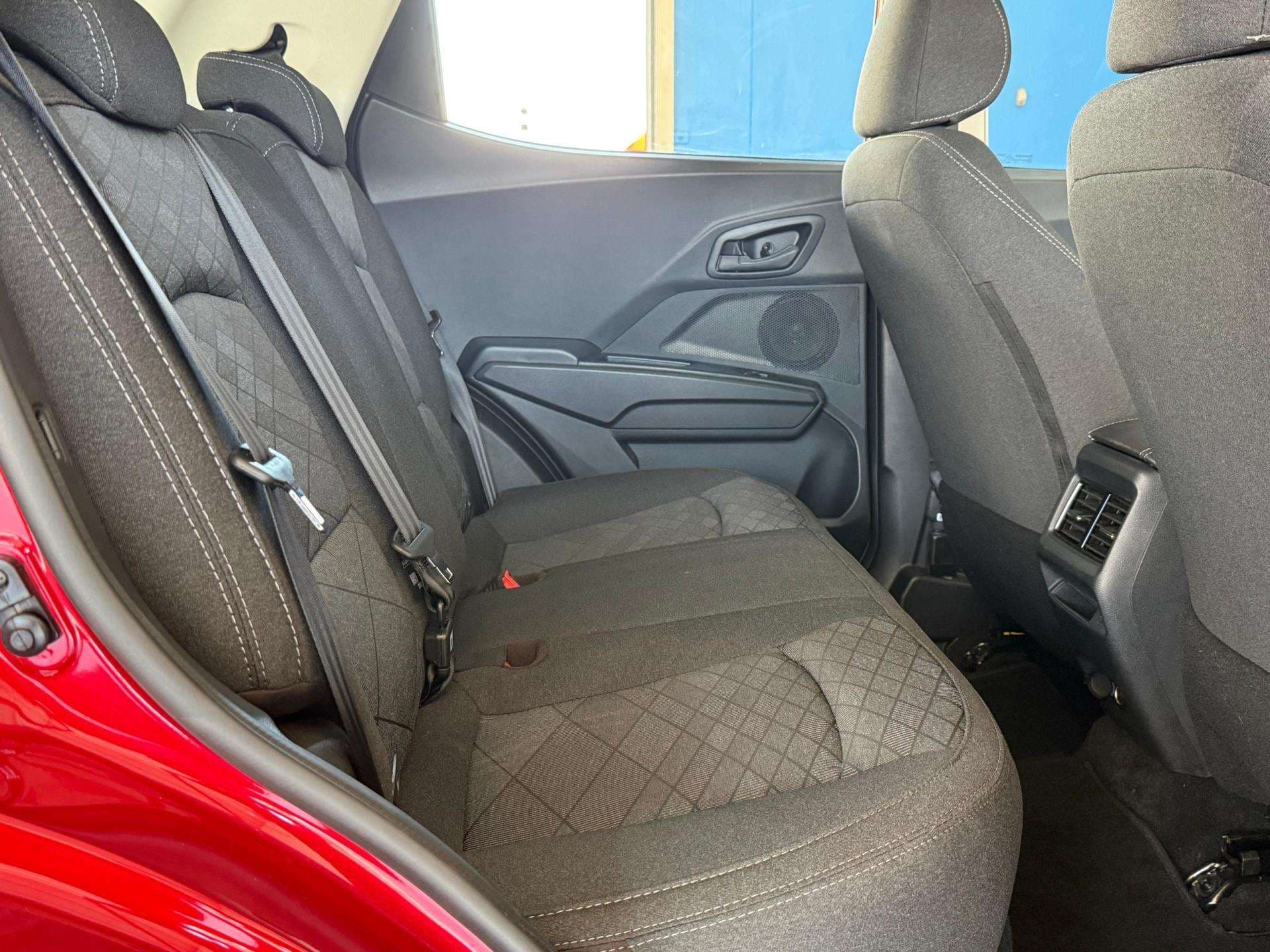 2026 Mahindra Xuv3x0, image 14 of 16