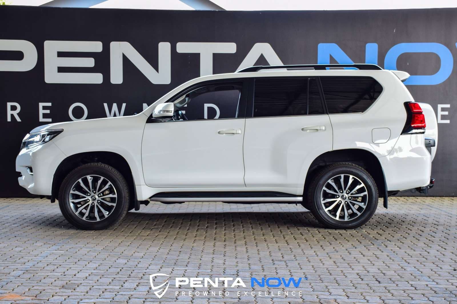 2022 Toyota Prado, image 4 of 16