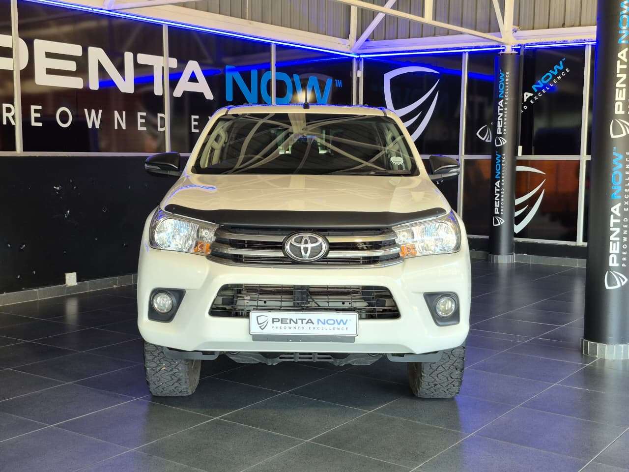 2018 Toyota Hilux, image 2 of 16