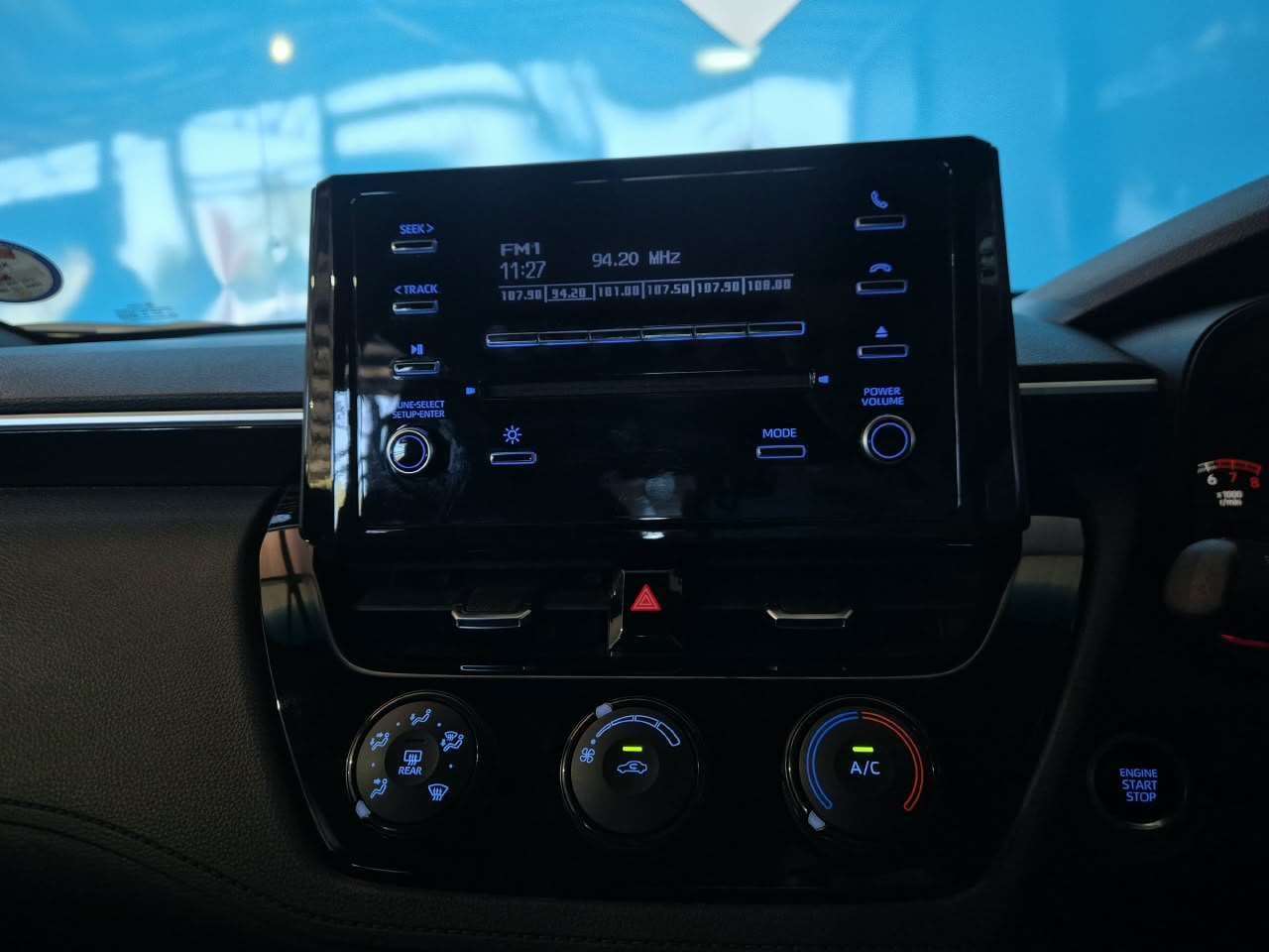 2022 Toyota Corolla Cross, image 11 of 16